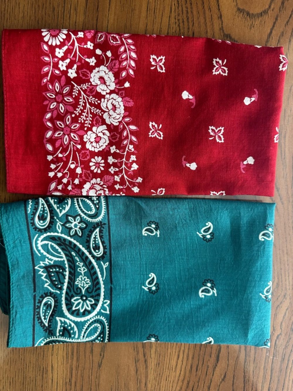 Bundle (2) Vintage RN 13962
Bandanas - Red Floral & Teal
Paisley - Made in USA